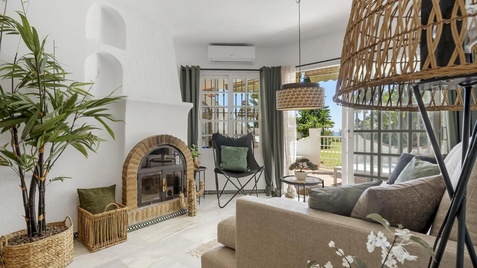 Mirazul - Beachfront Apartment In Calahonda Mijas